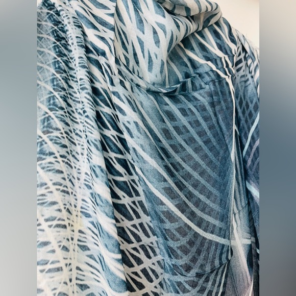 TILO Scarf Cashmere & Modal beautiful blue blend. Never worn. Ultra soft. - Picture 11 of 12